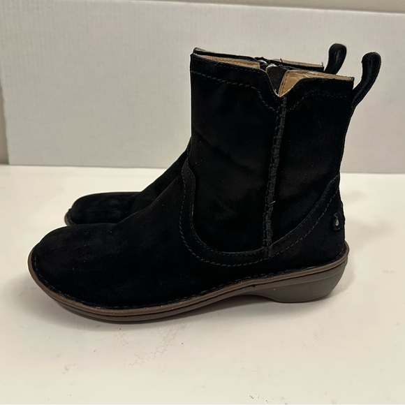 UGG Neevah S/N 1003421 Suede Boots in Black Size 7.0 - Picture 3 of 11